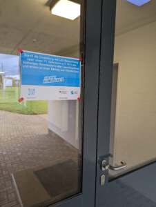 ... und Gäste auf unser gelungenes Projekt hin.